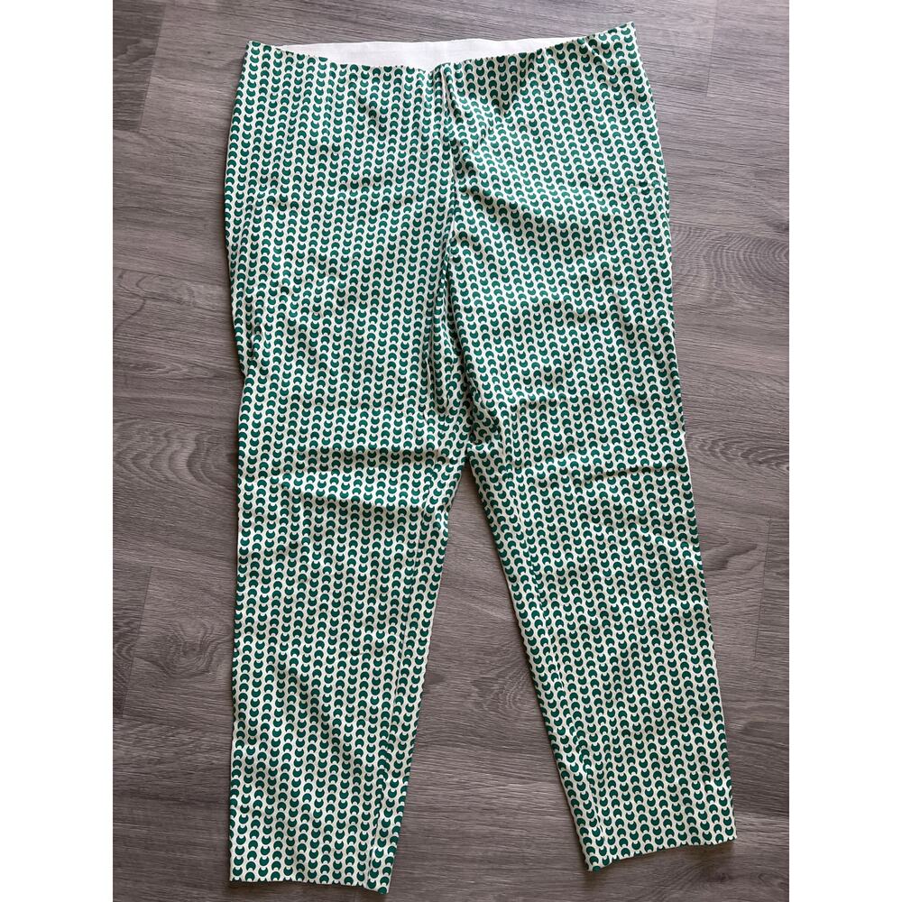 A New Day size 16 women’s pull on ankle pants green & white